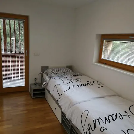 דירה Apartma Lucijana *