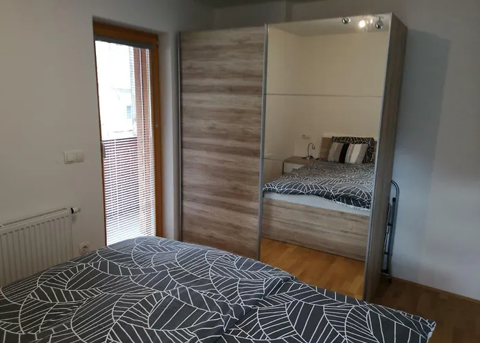 Apartma Lucijana דירה *