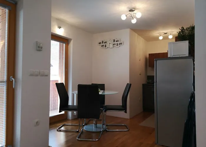 Apartma Lucijana דירה